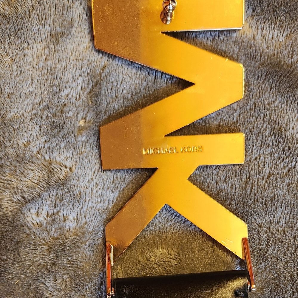 Micheal Kors MK belt, black
